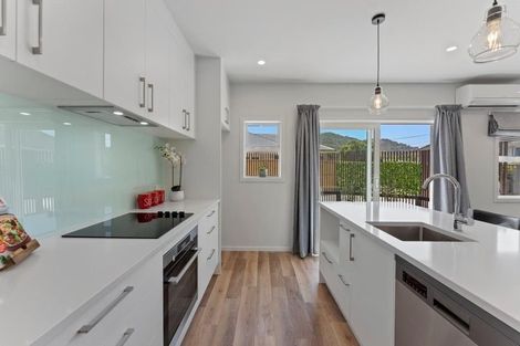 Photo of property in 6a Elm Street, Ebdentown, Upper Hutt, 5018