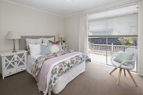 Photo of property in 72a Marine Parade, Mellons Bay, Auckland, 2014