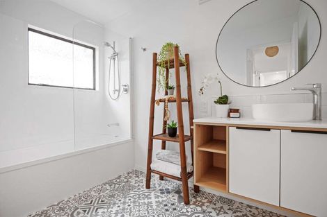 Photo of property in 1 Hall Road, Matua, Tauranga, 3110