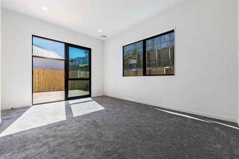 Photo of property in 28 Whakairo Crescent, Gulf Harbour, 0930
