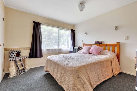 Photo of property in 21 Capricorn Place, Kawaha Point, Rotorua, 3010