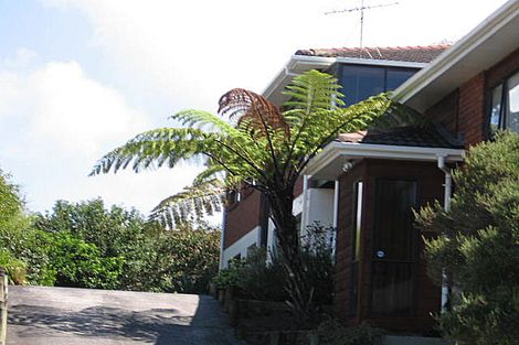 Photo of property in 1/3 Charmaine Road, Torbay, Auckland, 0630