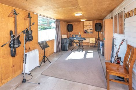 Photo of property in 98 Matai Street, Castlecliff, Whanganui, 4501