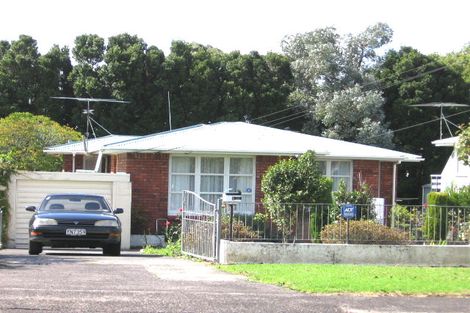 Photo of property in 8 Covil Avenue, Te Atatu South, Auckland, 0610