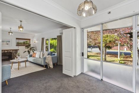 Photo of property in 6 Walton Avenue, Waikanae, 5036