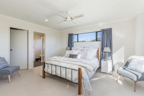 Photo of property in 12 Blackwood Drive, Wattle Downs, Auckland, 2103