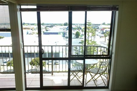 Photo of property in The Rennaissance, 5e/18 Ronwood Avenue, Manukau, Auckland, 2104
