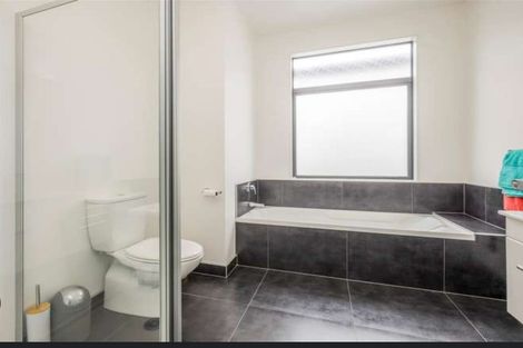 Photo of property in 57 Battalion Drive, Papakura, 2110