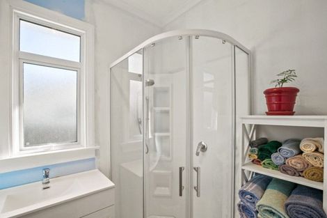 Photo of property in 41 Omata Road, Marfell, New Plymouth, 4310