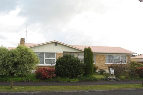 Photo of property in 1 Fenwick Crescent, Hillcrest, Hamilton, 3216