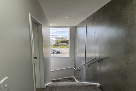 Photo of property in 144 Apu Crescent, Lyall Bay, Wellington, 6022