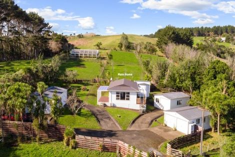 Photo of property in 179 Taiapa Road, Muriwai, Waimauku, 0881