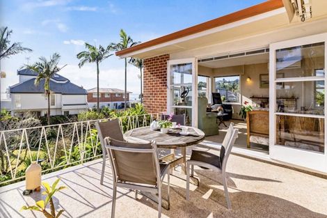 Photo of property in 7 Luke Place, Eastern Beach, Auckland, 2012