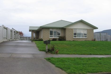 Photo of property in 24 Logan Way, Kelvin Grove, Palmerston North, 4414