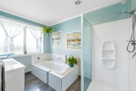 Photo of property in 21 Shillingford Boulevard, Rolleston, 7615