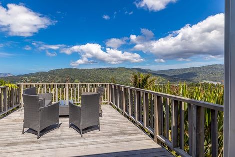 Photo of property in 13 Lookout Drive, Laingholm, Auckland, 0604