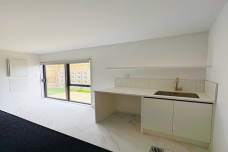 Photo of property in 14b Elcoat Avenue, Te Atatu South, Auckland, 0610