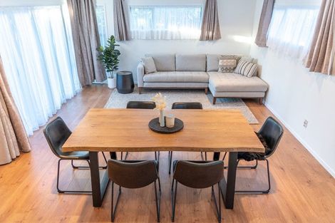 Photo of property in 8 Roy Maloney Drive, Henderson, Auckland, 0612