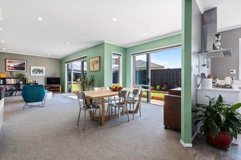 Photo of property in 14 Malbec Place, Huapai, Kumeu, 0810
