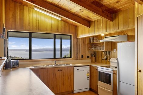 Photo of property in 10 Pukawa Road, Pukawa Bay, Turangi, 3381