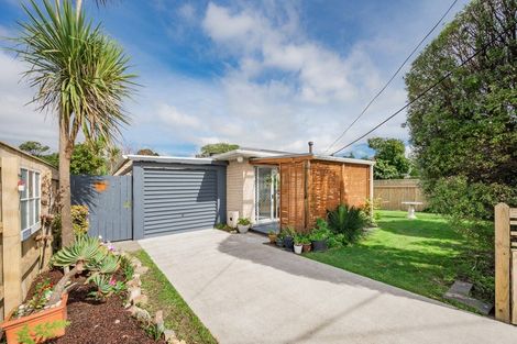 Photo of property in 18a Ngaio Road, Waikanae, 5036