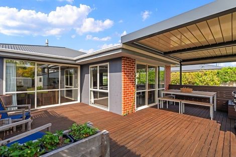 Photo of property in 24 Coniston Avenue, Ilam, Christchurch, 8041