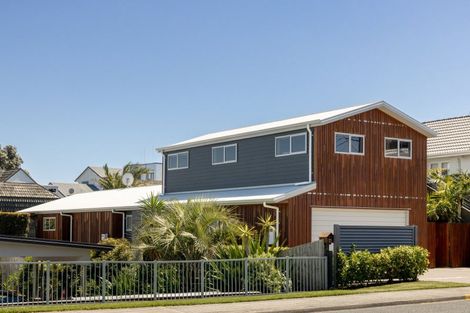 Photo of property in 25 Grove Avenue, Mount Maunganui, 3116