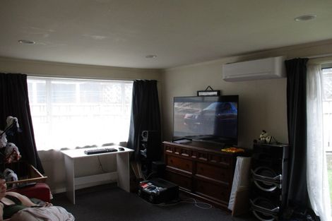 Photo of property in 30 Mana Esplanade, Paremata, Porirua, 5026