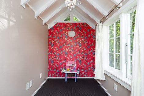 Photo of property in 15a Reading Street, Greytown, 5712