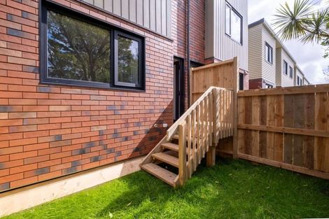 Photo of property in 28 Te Puketoka Lane, Mangere, Auckland, 2022