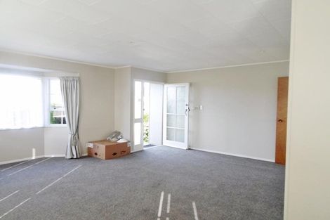 Photo of property in 2 Barbados Drive, Unsworth Heights, Auckland, 0632