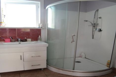 Photo of property in 31 Dundale Avenue, Blockhouse Bay, Auckland, 0600