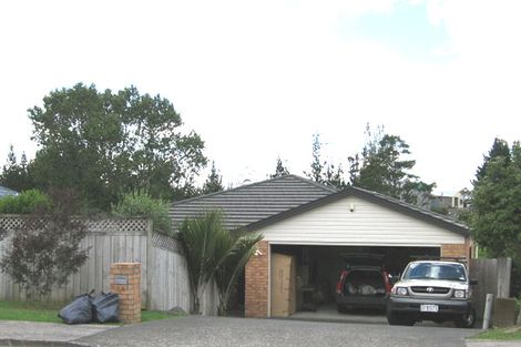 Photo of property in 16 Berkshire Terrace, Massey, Auckland, 0614