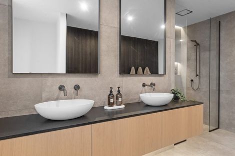 Photo of property in 17a Roland Road, Greenhithe, Auckland, 0632