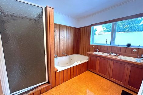 Photo of property in 10 Anakiwa Place, Milford, Auckland, 0620