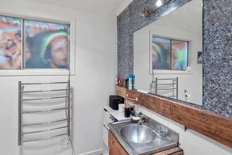 Photo of property in 13 Ongo Road, Hunterville, 4730