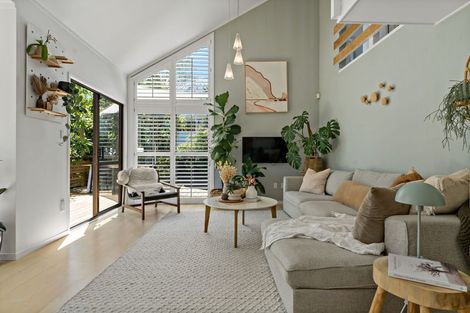 Photo of property in 2/29a Rangatira Road, Birkdale, Auckland, 0626