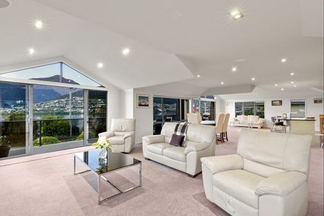 Photo of property in 660 Peninsula Road, Kelvin Heights, Queenstown, 9300