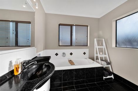 Photo of property in 30c Egmont Street, Hawera, 4610