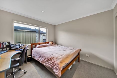 Photo of property in 8 Dolphin Parade, Bell Block, New Plymouth, 4312