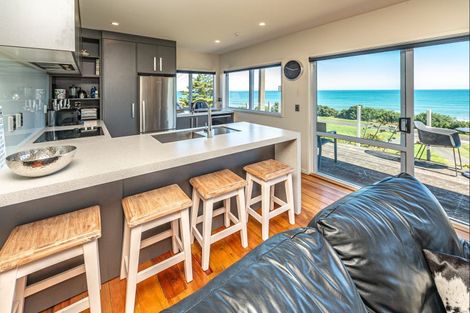 Photo of property in 18 Sunset Parade, Kai Iwi, Whanganui, 4574