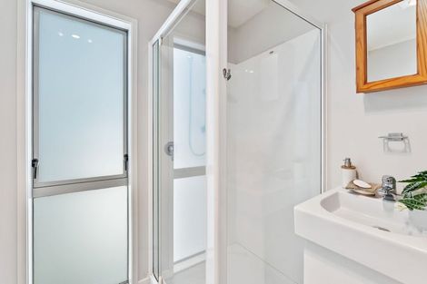 Photo of property in 15 Lowburn Avenue, Waipu, 0510