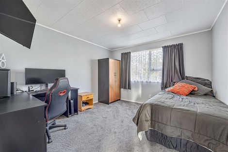 Photo of property in 64 West Harbour Drive, West Harbour, Auckland, 0618