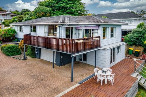 Photo of property in 28 Lewisham Street, Highland Park, Auckland, 2010