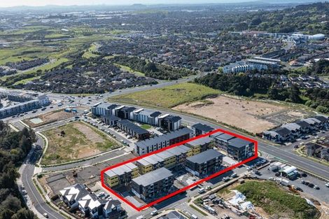 Photo of property in 4/5g Newelm Lane, Flat Bush, Auckland, 2019