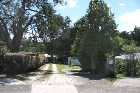 Photo of property in 18 Beeche Place, Birkdale, Auckland, 0626