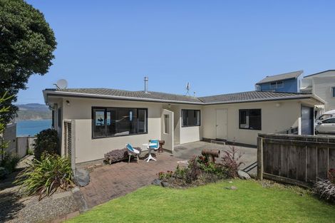 Photo of property in 43 Bowes Crescent, Strathmore Park, Wellington, 6022