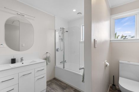 Photo of property in 16 Mount Avenue, Te Aroha, 3320