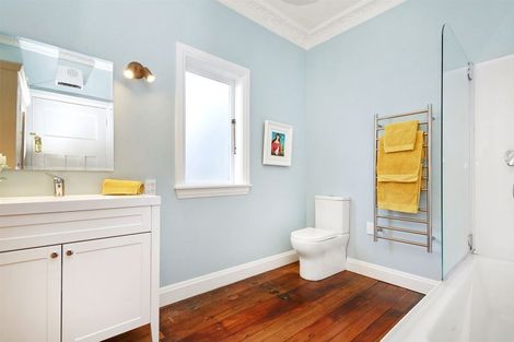 Photo of property in 25 Findlay Street, Tawa, Wellington, 5028