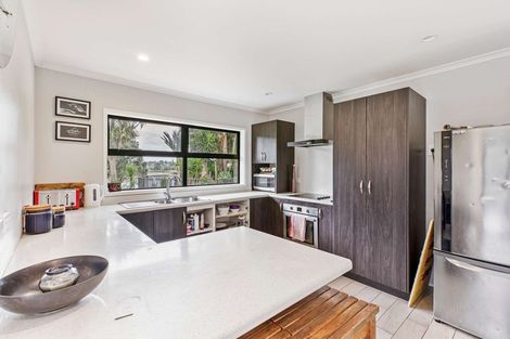 Photo of property in 6 Cherry Place, Waiuku, 2123